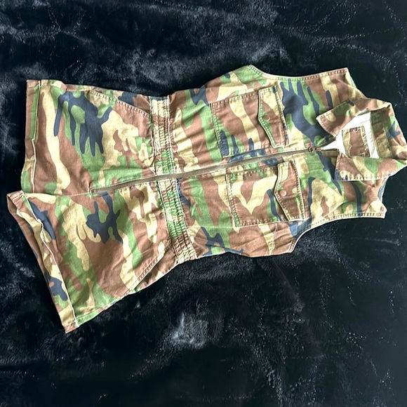 Rolling Stones Romper - Picture 3 of 4